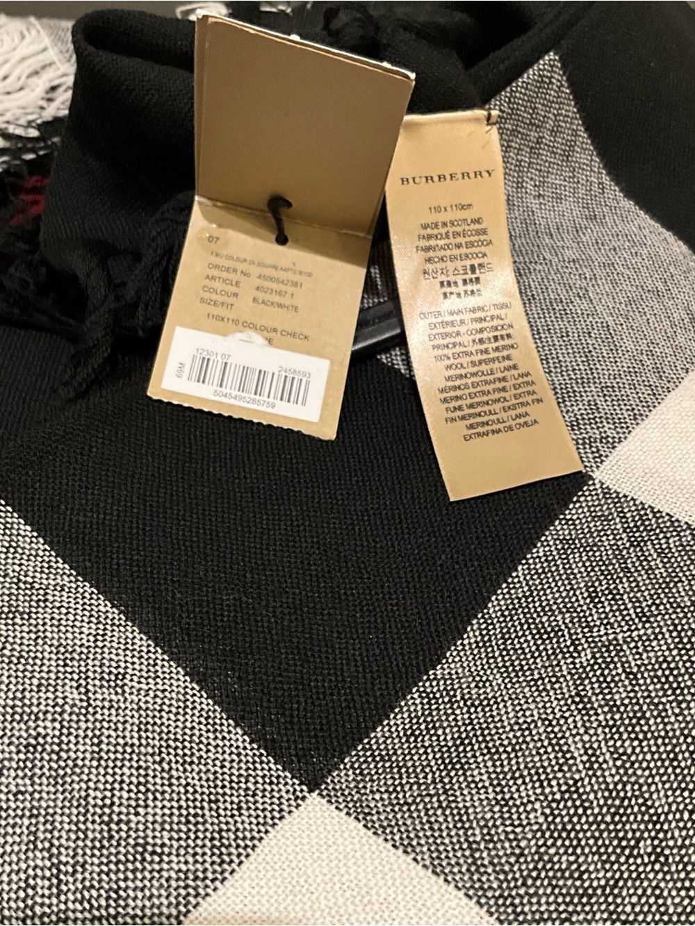 BURBERRY LONDON HOUSR CHECK WRAP / SCARF. - Picture 16 of 16